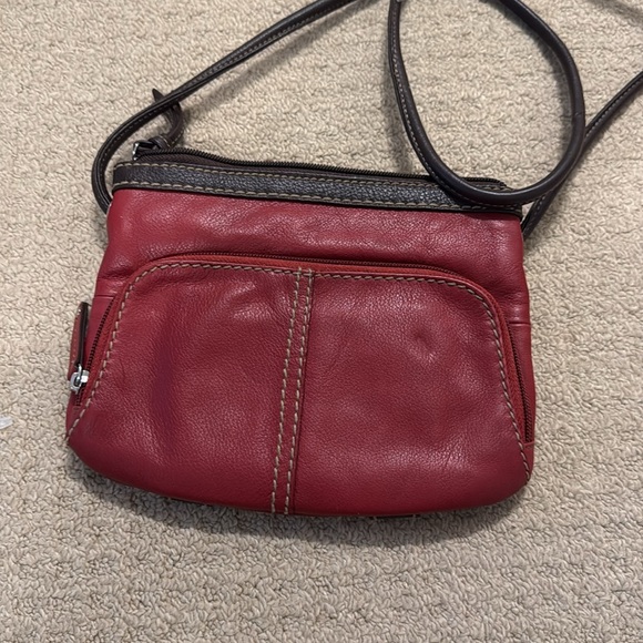 Danier crossbody purse - Picture 9 of 10